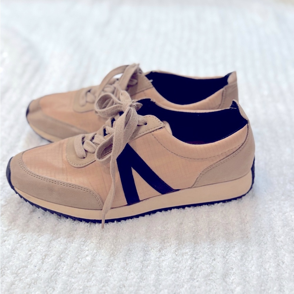 Women’s Mia Kable Sneakers